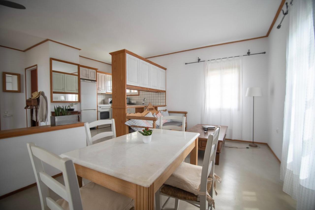 Kini Lotos Beach Home מראה חיצוני תמונה