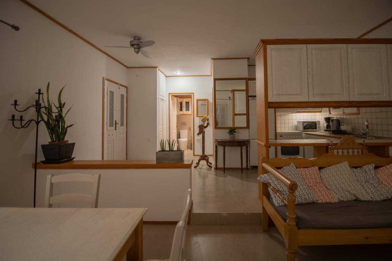Kini Lotos Beach Home מראה חיצוני תמונה