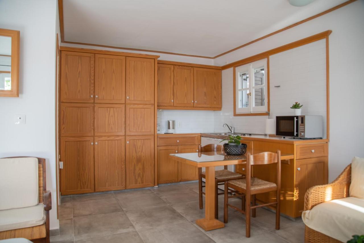 Kini Lotos Beach Home מראה חיצוני תמונה
