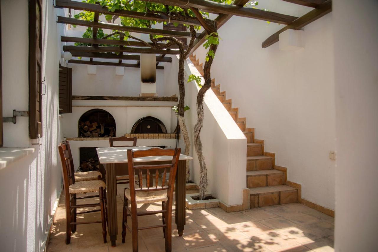 Kini Lotos Beach Home מראה חיצוני תמונה