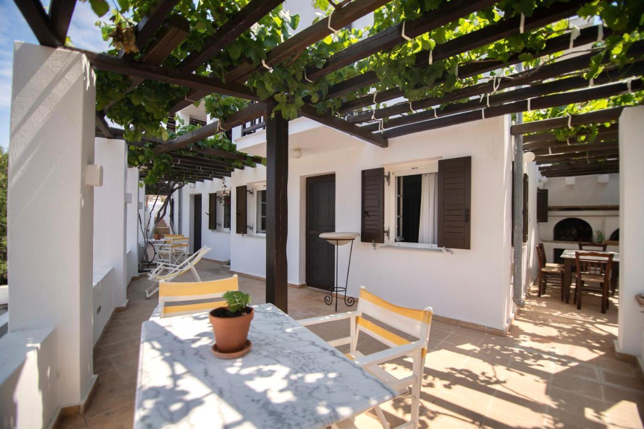 Kini Lotos Beach Home מראה חיצוני תמונה